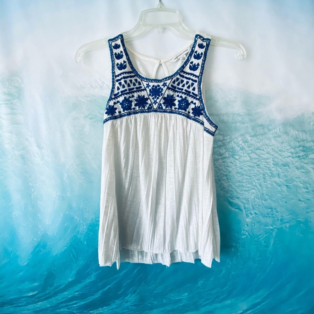 AMERICAN EAGLE TOP White w/ Blue Lace